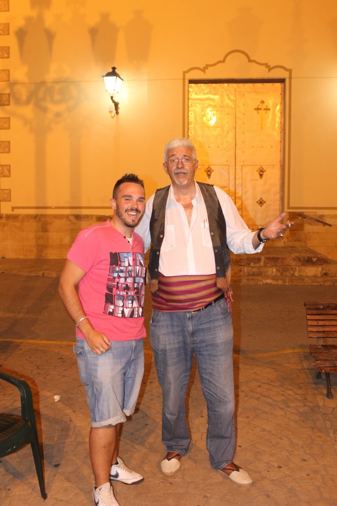 Ana Belén Espejo con Tío Fredo en Aiacor