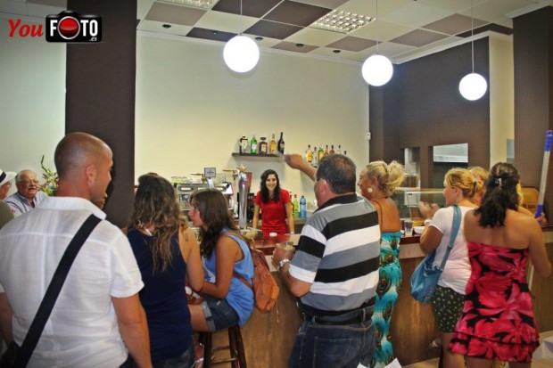 Ambiente de la noche de inauguración en Benetússer