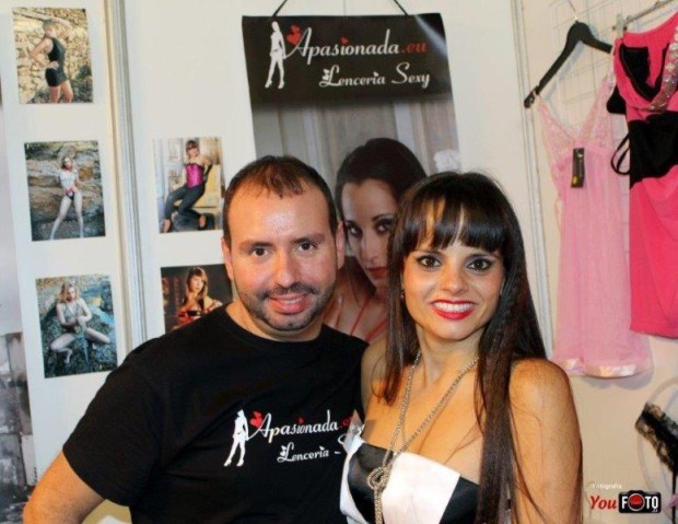 El equipo de Apasionada Lencería Sexy en su stand del SEB 2013