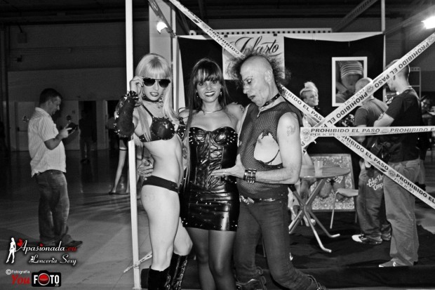 Uno de los 4.993 visitantes del sábado en el stand de Apasionada