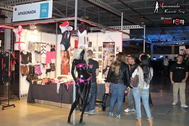 Foto de recuerdo el domingo en el stand de Apasionada, Alicante 2013