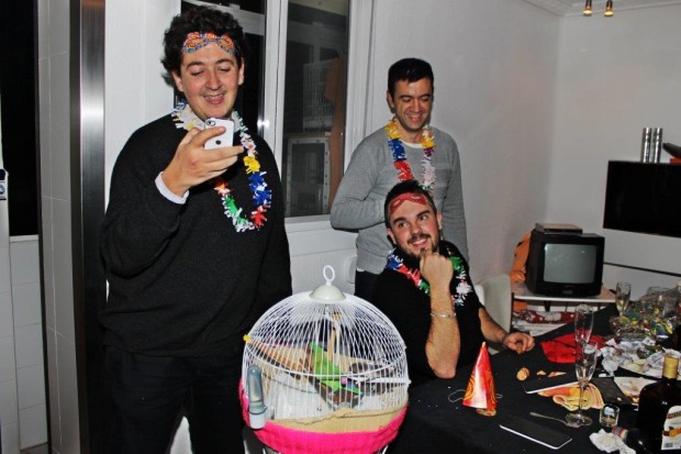 Nochevieja en casa con mi hermano y los amigos