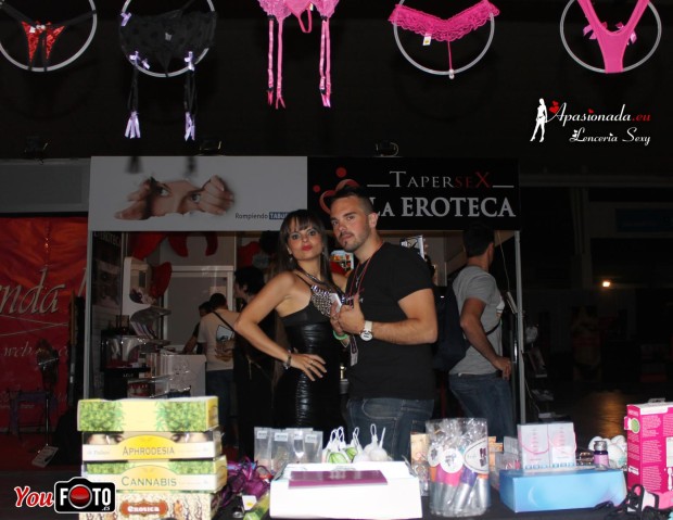 Visitantes en el stand de Apasionada, Salón Erótico de Murcia 2014