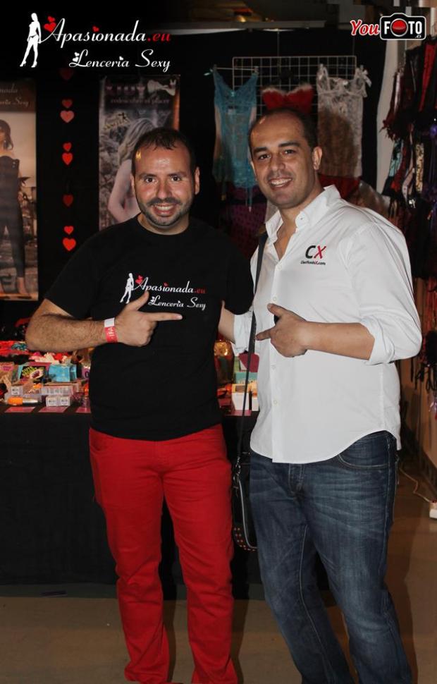 Artistas posando en el stand de Apasionada® en Alicante 2014