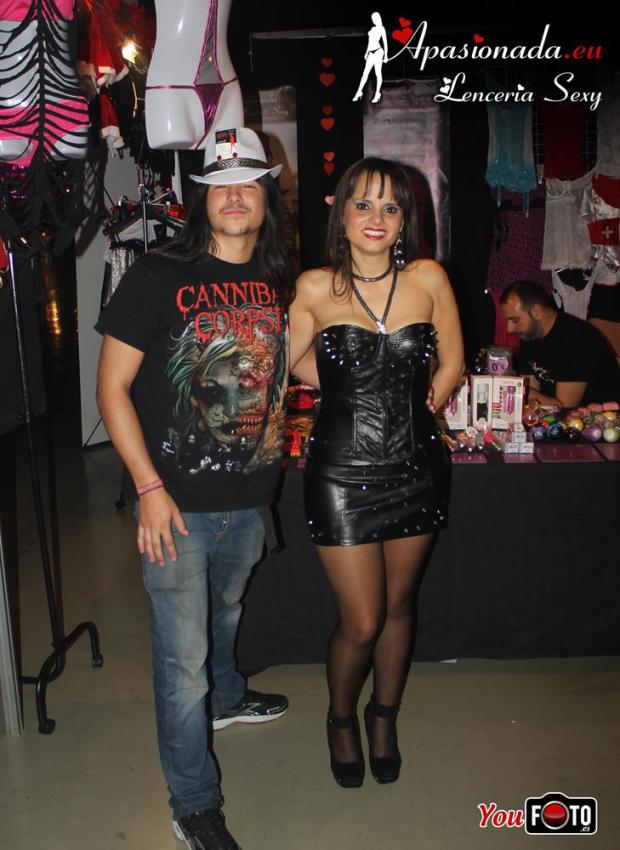 Artistas posando en el stand de Apasionada® en Alicante 2014