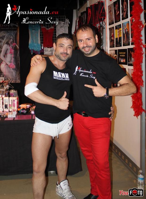 Artistas posando en el stand de Apasionada® en Alicante 2014