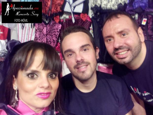 Artistas posando en el stand de Apasionada® en Alicante 2014