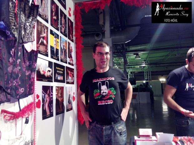 El equipo de Apasionada® con visitantes en el Festival Erótico de Alicante 2014