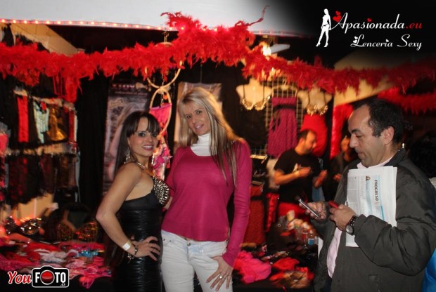 El equipo de Apasionada® con visitantes en Paixxon Galega