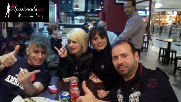Con nuestros amigos en el restaurante de Catarroja