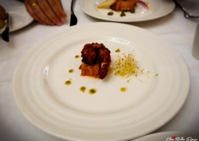 En el restaurante Le Gourmet . Camarón, Coco & Piña,(Camarón en costra de coco, servido con chutney de piña picante) en el hotel Bahia Principe Grand La Romana en Republica Dominicana