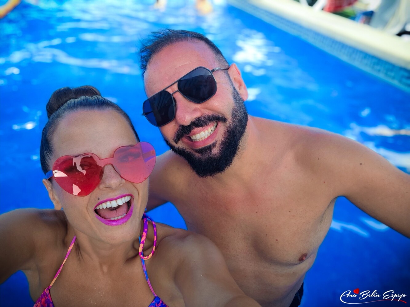 Mi marido y yo en la piscina del Hotel Cuco de Benidorm Mi marido y yo en la piscina del Hotel Cuco de Benidorm